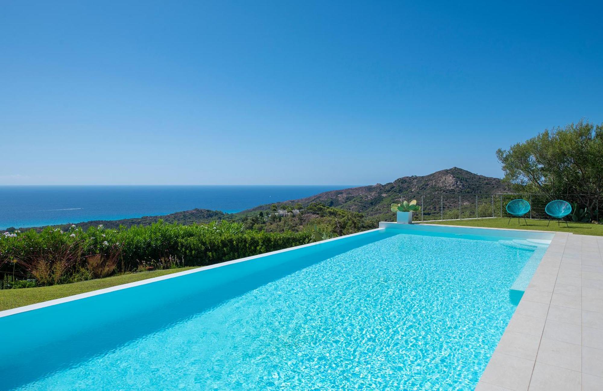 Villa Marita - Luxury Villa With Infinity Pool - Sud Sardegna Chia Exterior photo