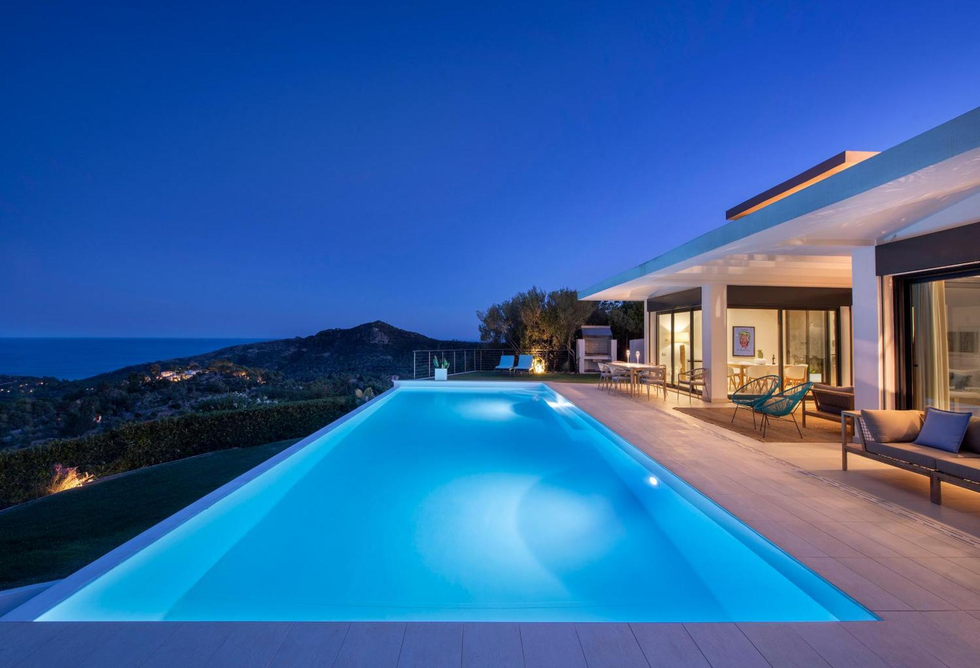 Villa Marita - Luxury Villa With Infinity Pool - Sud Sardegna Chia Exterior photo